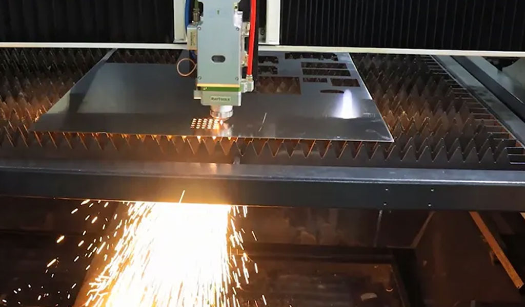 Heat deformation treatment for sheet metal shell manufacturing